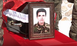 Rivarrimi i Hajdar Pepaj-Bashkëluftëtarët dhe familjarët kujtojnë momentet e fundit Rivarrimi i Hajdar Pepaj-Bashkëluftëtarët dhe familjarët kujtojnë momentet e fundit