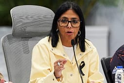 Trump njoftoi marrëveshjen e naftës me Venezuelën, Presidentja e përkohshme Rodriguez: Do të jetë në fuqi për 25 vjet Trump njoftoi marrëveshjen e naftës me Venezuelën, Presidentja e përkohshme Rodriguez: Do të jetë në fuqi për 25 vjet