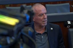 Qorolli për deklarimet e PDK’së në Kuvend: Shprehi për të kundërshtuar institucionet, vetëm kur Dehari e vlerëson thirret seanca Qorolli për deklarimet e PDK’së në Kuvend: Shprehi për të kundërshtuar institucionet, vetëm kur Dehari e vlerëson thirret seanca