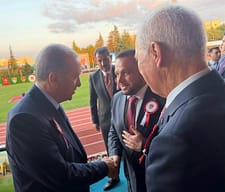 Maqedonci merr pjesë në ceremoninë e diplomimit të kadetëve ushtarakë në Turqi Maqedonci merr pjesë në ceremoninë e diplomimit të kadetëve ushtarakë në Turqi