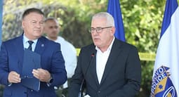 Sveçla: Armatimi në Zubin Potok u gjet pranë varrezave masive me mbetjet e 23 personave Sveçla: Armatimi në Zubin Potok u gjet pranë varrezave masive me mbetjet e 23 personave