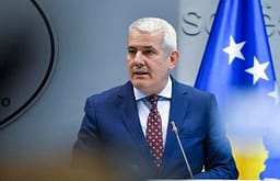 Kur hiqen barrikadat dhe kur do të qarkullojnë veturat në Urën e Ibrit, Sveçla flet për koordinim me KFOR, pret lajme të mira Kur hiqen barrikadat dhe kur do të qarkullojnë veturat në Urën e Ibrit, Sveçla flet për koordinim me KFOR, pret lajme të mira