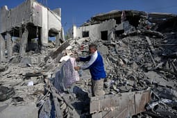 9 të vrarë nga sulmet izraelite në Liban, ndërsa sulmet e grupit Houthi vazhdojnë në Jemen 9 të vrarë nga sulmet izraelite në Liban, ndërsa sulmet e grupit Houthi vazhdojnë në Jemen