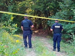 Në Kalludër kujtohen të zhdukurit, institucionet vizitojnë varrin masiv Në Kalludër kujtohen të zhdukurit, institucionet vizitojnë varrin masiv