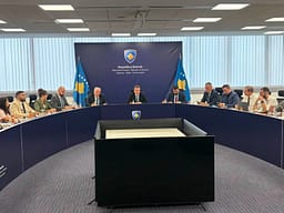 Qeveria kërkon forcimin e bashkëpunimit me komunat për mbrojtjen e të drejtave të komuniteteve Qeveria kërkon forcimin e bashkëpunimit me komunat për mbrojtjen e të drejtave të komuniteteve