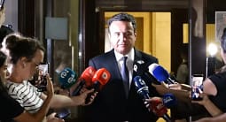 Kurti e quan valide ujdinë me Abdixhikun për Bekim Sejdiun, por thotë se do ta pyes Kryesinë e VV për hapat e mëtejmë Kurti e quan valide ujdinë me Abdixhikun për Bekim Sejdiun, por thotë se do ta pyes Kryesinë e VV për hapat e mëtejmë