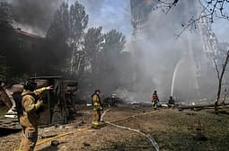 Sulmi rus në Zaporizhzhia lë tre të vdekur dhe mbi 12 të plagosur Sulmi rus në Zaporizhzhia lë tre të vdekur dhe mbi 12 të plagosur