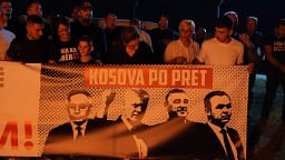 “Zjarri i Lirisë” përmbyllet në Karadak me thirrjen për drejtësi për çlirimtarët “Zjarri i Lirisë” përmbyllet në Karadak me thirrjen për drejtësi për çlirimtarët