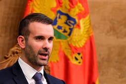 Kryeministri i Malit të Zi me mesazh për Vuçiqin: Po luan rolin e “PR-it të Rusisë” Kryeministri i Malit të Zi me mesazh për Vuçiqin: Po luan rolin e “PR-it të Rusisë”