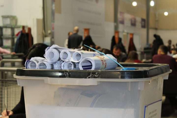 Rreth 50 mijë aplikime të aprovuara për votim nga jashtë Kosovës për zgjedhje, prijnë Gjermania e Zvicra Rreth 50 mijë aplikime të aprovuara për votim nga jashtë Kosovës për zgjedhje, prijnë Gjermania e Zvicra