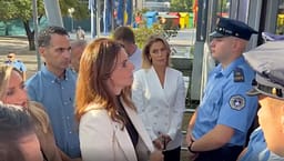 PDK e AAK kërkojnë të hyjnë në Qeveri, polici: Do ta pyes Kurtin nëse pranon t’ju takojë PDK e AAK kërkojnë të hyjnë në Qeveri, polici: Do ta pyes Kurtin nëse pranon t’ju takojë