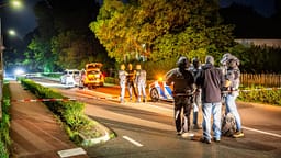 Lufta me bandat, një person i vrarë dhe dy oficerë policie të plagosur në një fshat të Holandës Lufta me bandat, një person i vrarë dhe dy oficerë policie të plagosur në një fshat të Holandës