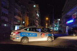 E rëndë në Lushnjë, djali vret nënën dhe plagos rëndë të atin E rëndë në Lushnjë, djali vret nënën dhe plagos rëndë të atin
