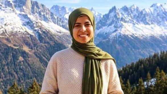 Zhduket pa gjurmë 26-vjeçarja në Alpet e Bernës, familja në ankth apelon publikisht: “Vazhdoni ta kërkoni Abrarin!” Zhduket pa gjurmë 26-vjeçarja në Alpet e Bernës, familja në ankth apelon publikisht: “Vazhdoni ta kërkoni Abrarin!”
