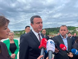 Kurti pas homazheve në Prekaz: Epopeja e Jasharëve është në thelb të historisë së popullit tonë Kurti pas homazheve në Prekaz: Epopeja e Jasharëve është në thelb të historisë së popullit tonë