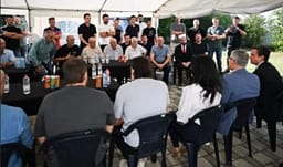 Albin Kurti shkon për ngushëllime në familjen e Laurent Krasniqit pas humbjes tragjike Albin Kurti shkon për ngushëllime në familjen e Laurent Krasniqit pas humbjes tragjike