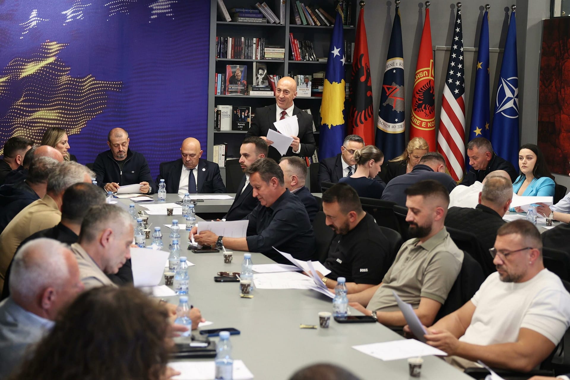 Aleanca mban mbledhjen e Këshillit, votohet Ardian Gjini për bartës të listës dhe kandidatët për deputetë Aleanca mban mbledhjen e Këshillit, votohet Ardian Gjini për bartës të listës dhe kandidatët për deputetë