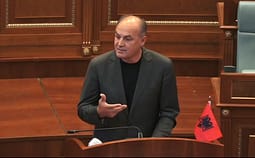 Hoxhaj: Prej ’99 s’ka pasur gjendje më të rëndë politike në Kosovë, themelet e shtetit janë të rrënuara Hoxhaj: Prej ’99 s’ka pasur gjendje më të rëndë politike në Kosovë, themelet e shtetit janë të rrënuara