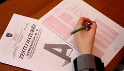 Sot mbahet Provimi i Maturës, rreth 5 mijë kandidatë i nënshtrohen testit Sot mbahet Provimi i Maturës, rreth 5 mijë kandidatë i nënshtrohen testit
