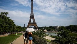 Franca ndalon alkoolin në disa aktivitete publike për shkak të valës ekstreme të të nxehtit Franca ndalon alkoolin në disa aktivitete publike për shkak të valës ekstreme të të nxehtit