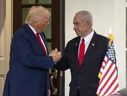Mblidhet Këshilli i Sigurisë në Izrael, Trump dhe Netanyahu zhvillojnë bisedë telefonike! Presidenti amerikan informon mbi vizitën në Pekin dhe takimin me Xi Mblidhet Këshilli i Sigurisë në Izrael, Trump dhe Netanyahu zhvillojnë bisedë telefonike! Presidenti amerikan informon mbi vizitën në Pekin dhe takimin me Xi
