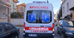 24 vjeçari përplas për vdekje me veturë një 1-vjeçare në Tiranë 24 vjeçari përplas për vdekje me veturë një 1-vjeçare në Tiranë