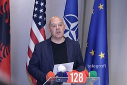 Ftesa e Haxhiut, Gjini refuzon takimin: Nuk jeni Presidente e zgjedhur dhe nuk keni mandat të luani rolin e unifikueses së spektrit politik Ftesa e Haxhiut, Gjini refuzon takimin: Nuk jeni Presidente e zgjedhur dhe nuk keni mandat të luani rolin e unifikueses së spektrit politik