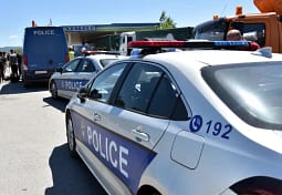 Arrestohet 23-vjeçari në Han të Elezit i dënuar për vjedhje të pyllit, kërkohej me tri urdhërarreste të gjykatës Arrestohet 23-vjeçari në Han të Elezit i dënuar për vjedhje të pyllit, kërkohej me tri urdhërarreste të gjykatës