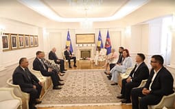 Takimi te Haxhiu, Çitaku: Fotografia e një partie politike të papërgjegjshme, nën dirigjimin e një individi, ju presim në seancë në 11:00 Takimi te Haxhiu, Çitaku: Fotografia e një partie politike të papërgjegjshme, nën dirigjimin e një individi, ju presim në seancë në 11:00