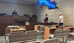 Kadri Xhemajli dënohet me gjashtë muaj burgim efektiv për kanosjen e Kurtit Kadri Xhemajli dënohet me gjashtë muaj burgim efektiv për kanosjen e Kurtit