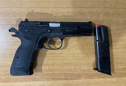 Kanosje me armë zjarri në Kaçanik, arrestohet një 16-vjeçar Kanosje me armë zjarri në Kaçanik, arrestohet një 16-vjeçar