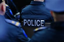 Policia konfiskon armë e municion në tri raste të ndara në Podujevë, Fushë Kosovë dhe Prishtinë Policia konfiskon armë e municion në tri raste të ndara në Podujevë, Fushë Kosovë dhe Prishtinë