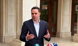 Abdixhiku pas takimit me Kurtin: U pajtuam në parim për profilin e presidentit të ardhshëm Abdixhiku pas takimit me Kurtin: U pajtuam në parim për profilin e presidentit të ardhshëm