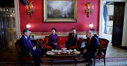 Kina thotë se është arritur marrëveshje për tarifat me SHBA-në pas takimit të Trump me Xi Jinping Kina thotë se është arritur marrëveshje për tarifat me SHBA-në pas takimit të Trump me Xi Jinping