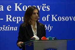 Vlora Çitaku: I bëjmë thirrje Kurtit të vijë sonte dhe ta konstituojmë Kuvendin Vlora Çitaku: I bëjmë thirrje Kurtit të vijë sonte dhe ta konstituojmë Kuvendin