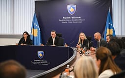 “Anëtarësimi në NATO dhe BE”, Kurti takon delegacionin e “Young Global Leaders” të Forumit Ekonomik Botëror “Anëtarësimi në NATO dhe BE”, Kurti takon delegacionin e “Young Global Leaders” të Forumit Ekonomik Botëror