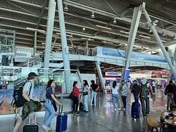 1.7 milion udhëtarë këtë muaj në Aeroportin e Rinasit, Rama: Rekordi i një dite mbi 60 mijë 1.7 milion udhëtarë këtë muaj në Aeroportin e Rinasit, Rama: Rekordi i një dite mbi 60 mijë