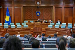 Nis seanca për votimin e qeverisë, 70 deputetë në sallë – opozita e bojkoton Nis seanca për votimin e qeverisë, 70 deputetë në sallë – opozita e bojkoton