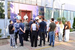 Në nderim të policit Altin Kryeziu, Rinia Demokratike anulon aksionin e sotëm Në nderim të policit Altin Kryeziu, Rinia Demokratike anulon aksionin e sotëm