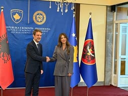Haxhiu pret në takim ministrin e jashtëm të Shqipërisë Haxhiu pret në takim ministrin e jashtëm të Shqipërisë