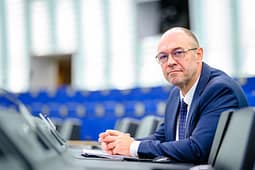 Eurodeputeti kroat: Pa normalizim me Kosovën, Serbia s’ecën drejt BE-së – Merkel fajtore për ngritjen e Vuçiqit Eurodeputeti kroat: Pa normalizim me Kosovën, Serbia s’ecën drejt BE-së – Merkel fajtore për ngritjen e Vuçiqit