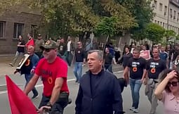 Taulant Balla ndan pamje nga Marshi për Liri: Protesta më e madhe për lirinë e çlirimtarëve, rrugët e sheshet plot sot Taulant Balla ndan pamje nga Marshi për Liri: Protesta më e madhe për lirinë e çlirimtarëve, rrugët e sheshet plot sot
