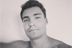Shtetasi rus vret tre persona në Mal të Zi, largohet nga vendi i ngjarjes me një “Seat Cordoba” Shtetasi rus vret tre persona në Mal të Zi, largohet nga vendi i ngjarjes me një “Seat Cordoba”