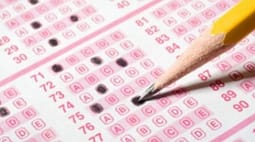 Mbi 19 mijë nxënës i nënshtrohen sot Testit të Maturës Mbi 19 mijë nxënës i nënshtrohen sot Testit të Maturës