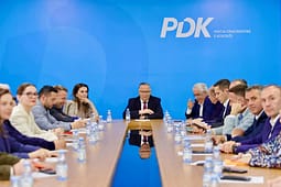 PDK nuk merr pjesë në seancën për votimin e Qeverisë PDK nuk merr pjesë në seancën për votimin e Qeverisë
