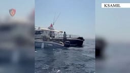 Përfshihet nga flakët mjeti lundrues në Ksamil, policia shpëton katër turistët gjermanë Përfshihet nga flakët mjeti lundrues në Ksamil, policia shpëton katër turistët gjermanë