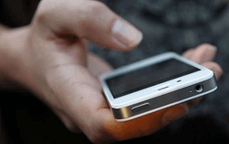 Kërcënoi dy persona përmes telefonit, i dyshuari ndalohet për 48 orë Kërcënoi dy persona përmes telefonit, i dyshuari ndalohet për 48 orë