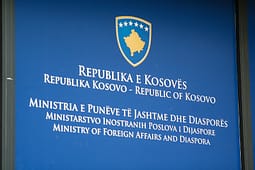 Kosovari në paraburgim në Serbi, MPJ: Kemi njoftuar BE’në dhe QUINT’in, do kërkojmë leje që ta vizitojë familja Kosovari në paraburgim në Serbi, MPJ: Kemi njoftuar BE’në dhe QUINT’in, do kërkojmë leje që ta vizitojë familja