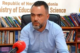 Zëvendësministri Sulejmani: Rënia e numrit të nxënësve po zgjidhet përmes optimizimit të shkollave Zëvendësministri Sulejmani: Rënia e numrit të nxënësve po zgjidhet përmes optimizimit të shkollave