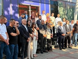 PDK-ja dhe AAK-ja paralajmërojnë protesta masive nëse vazhdon bllokimi për formimin e institucioneve PDK-ja dhe AAK-ja paralajmërojnë protesta masive nëse vazhdon bllokimi për formimin e institucioneve